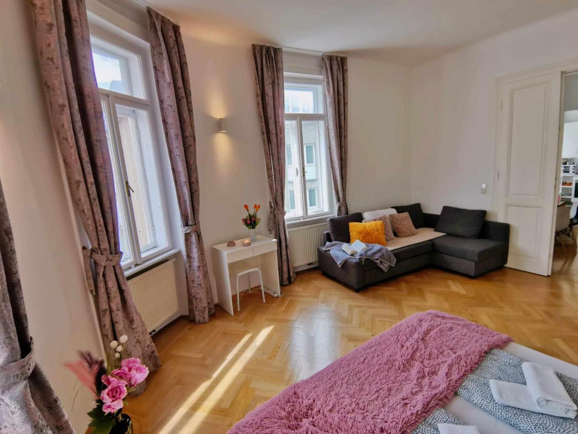 Central And Round 3 Minutes To City Shopping Center And Schoenbrunn Palace Viena Exterior foto